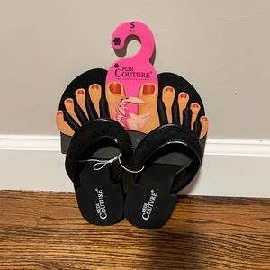 Pedi Couture Flip Flops in Black- Size Small (5-6)